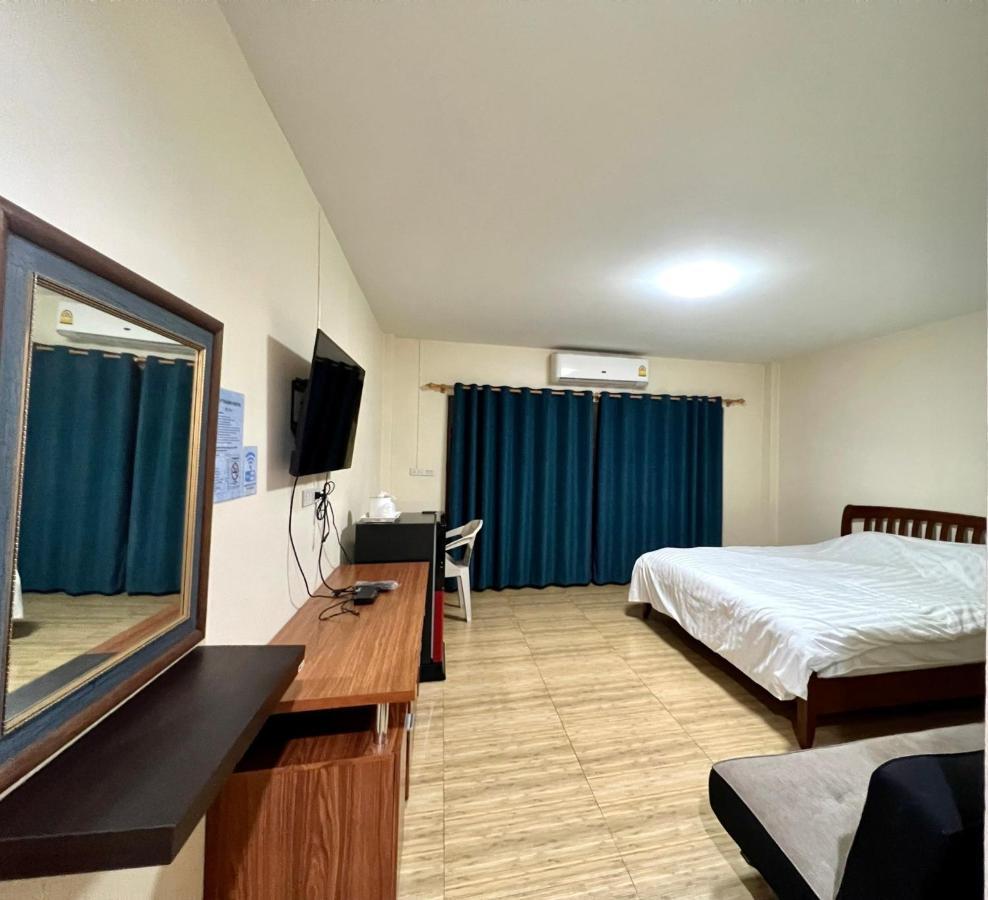 V Tharm Hotel Udon Thani Exterior foto