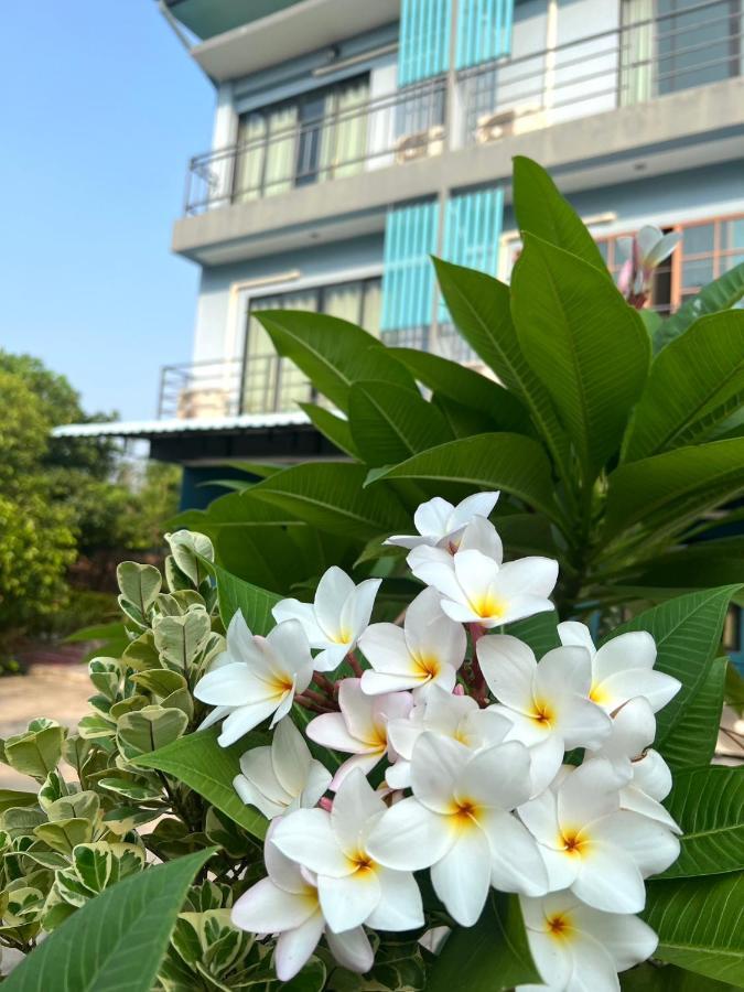 V Tharm Hotel Udon Thani Exterior foto