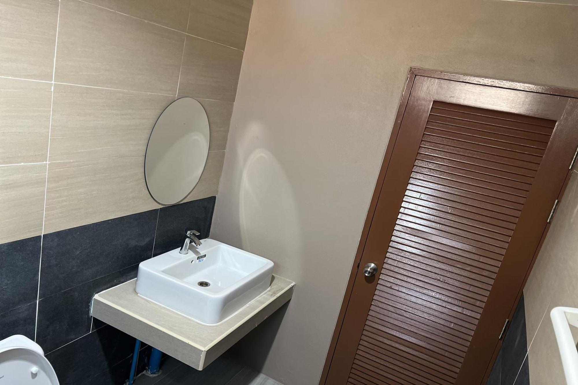 V Tharm Hotel Udon Thani Exterior foto
